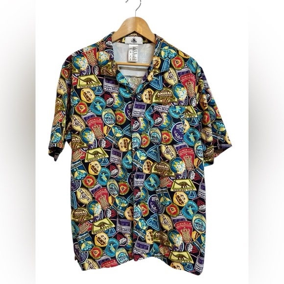 Disney Parks WDW Walt Disney World 4 Park Passport Badge AOP Camp Shirt XL - Picture 4 of 4